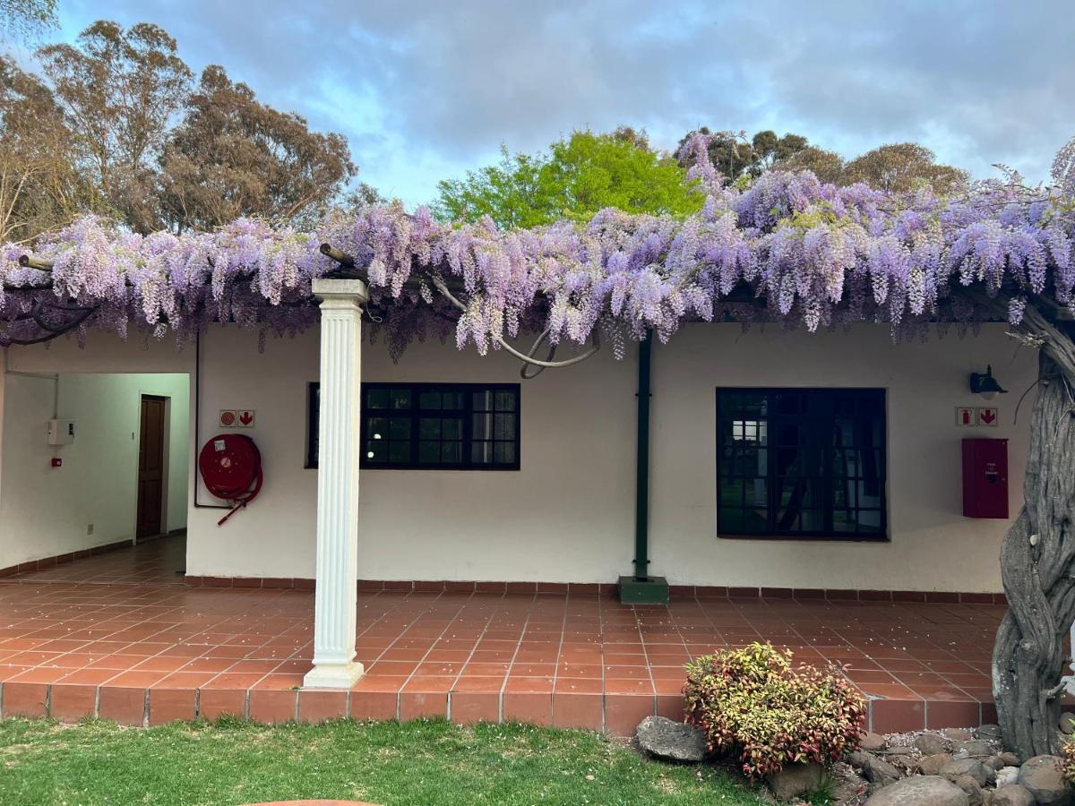 Barnyard Venue Hotel Ermelo Exterior photo